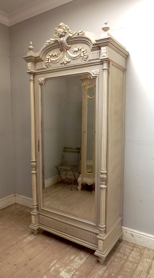 IF3030 ANTIQUE SINGLE DOOR ARMOIRE